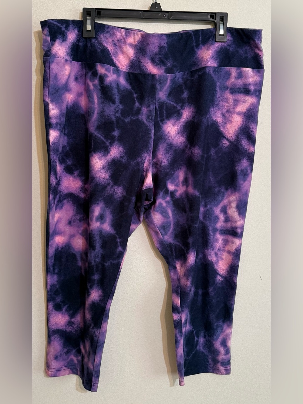 Terra & Sky Women’s purple capri leggings size 2X